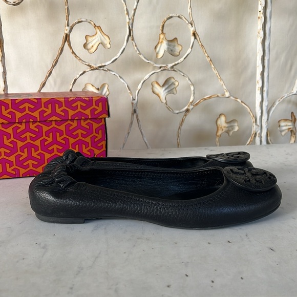 Tory Burch Reva Tumbled Leather (Tonal Logo) - Picture 3 of 3